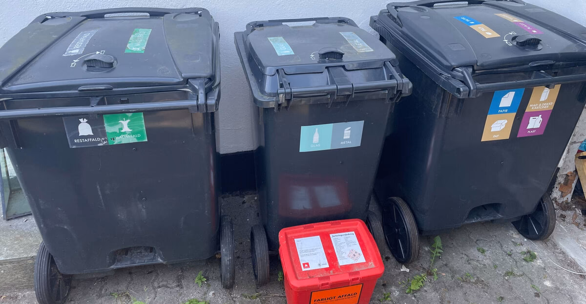 Hvordan får jeg tømt den røde kasse?