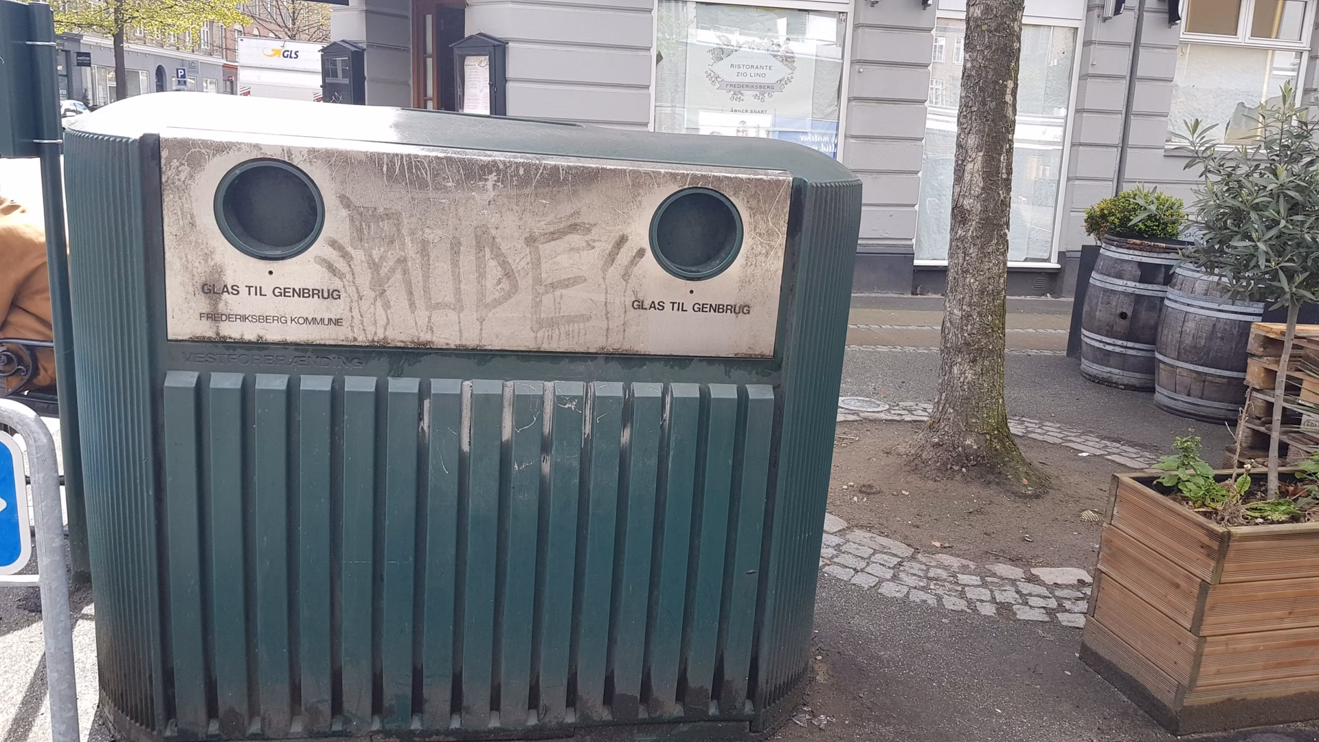 Hvor kan jeg aflevere glasflasker?