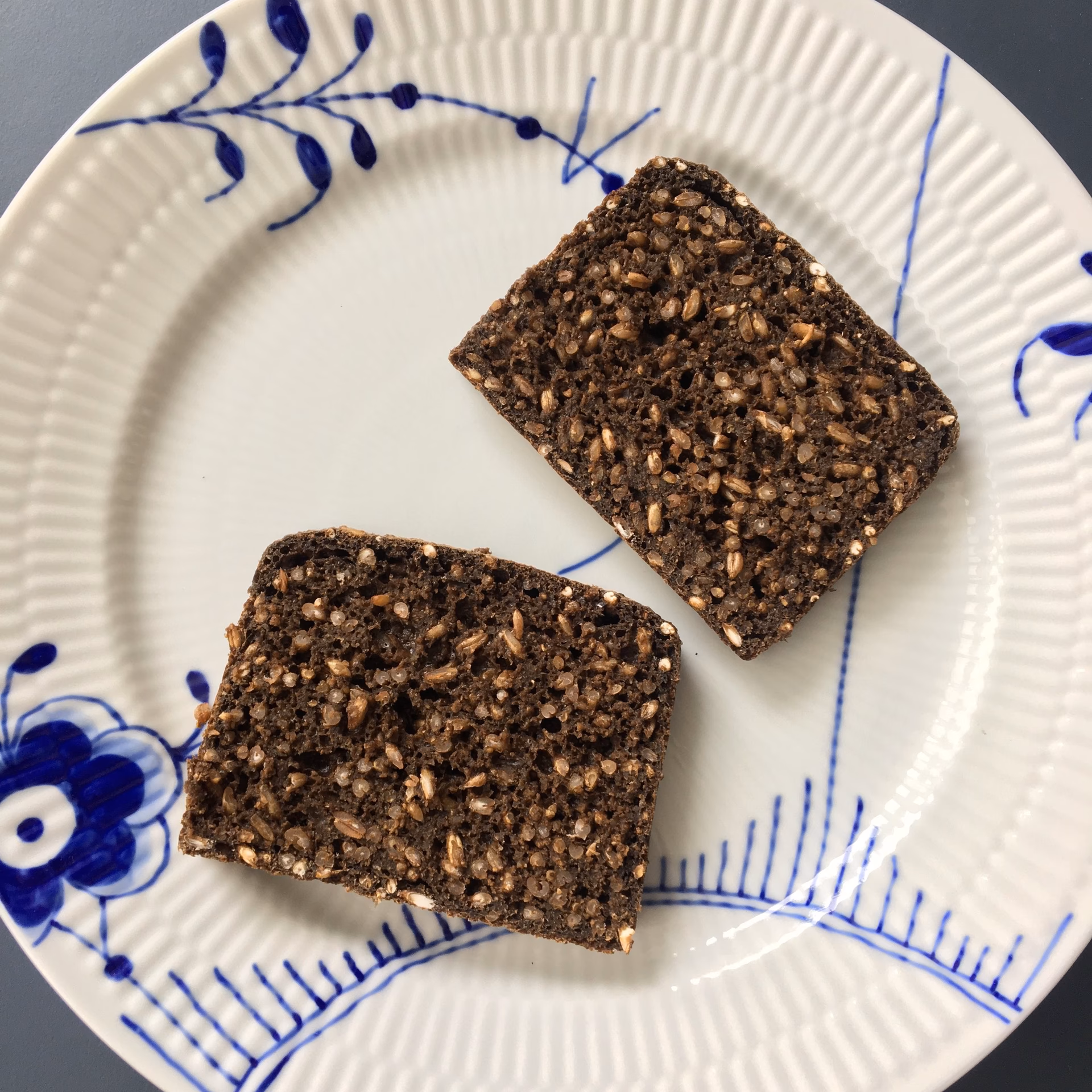 Hvorfor er rugbrød mørkt?
