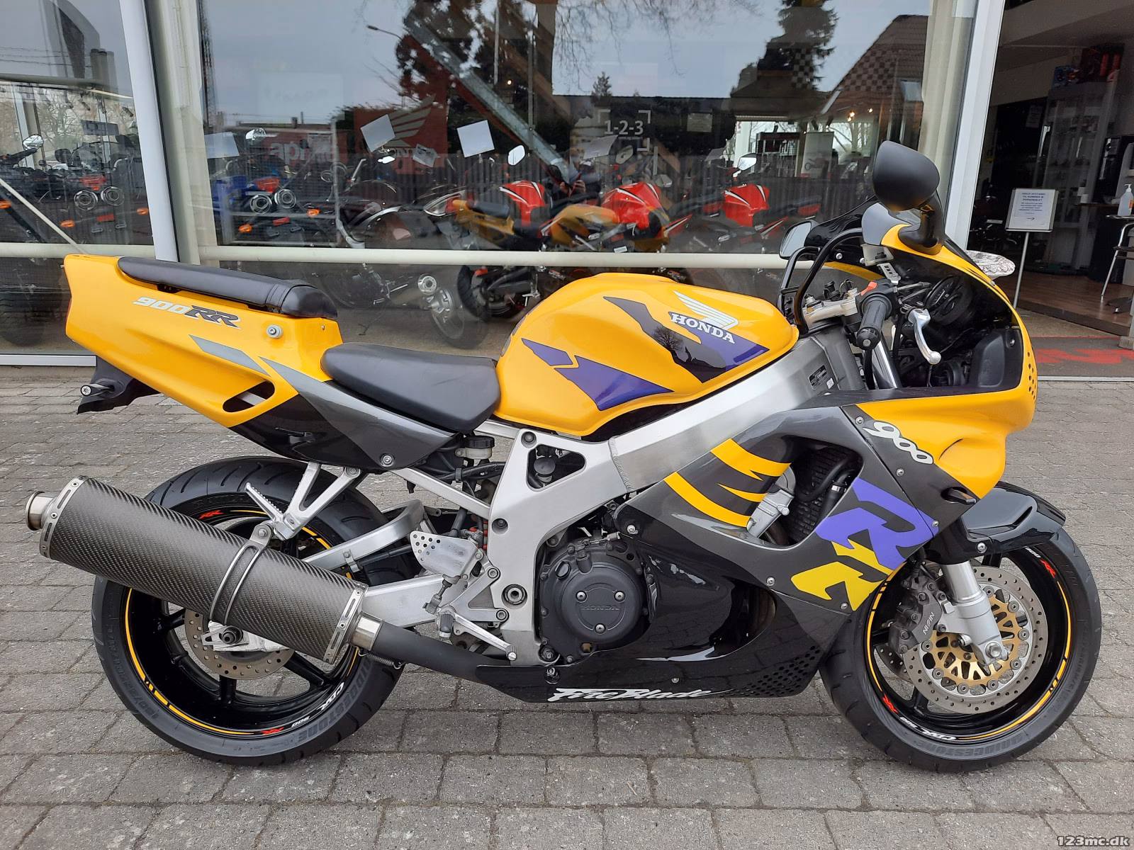 Ile koni ma Honda CBR 1000 RR?