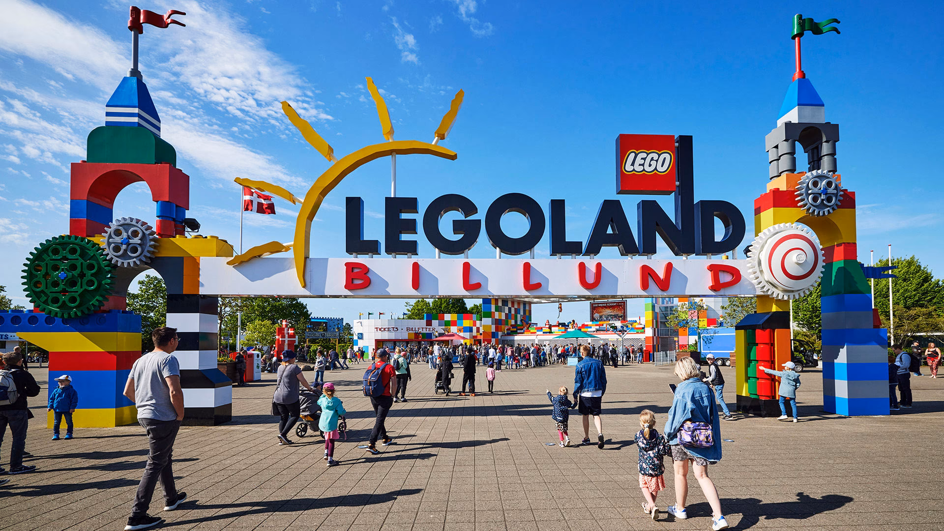 Ile atrakcji jest w Legolandzie Billund?